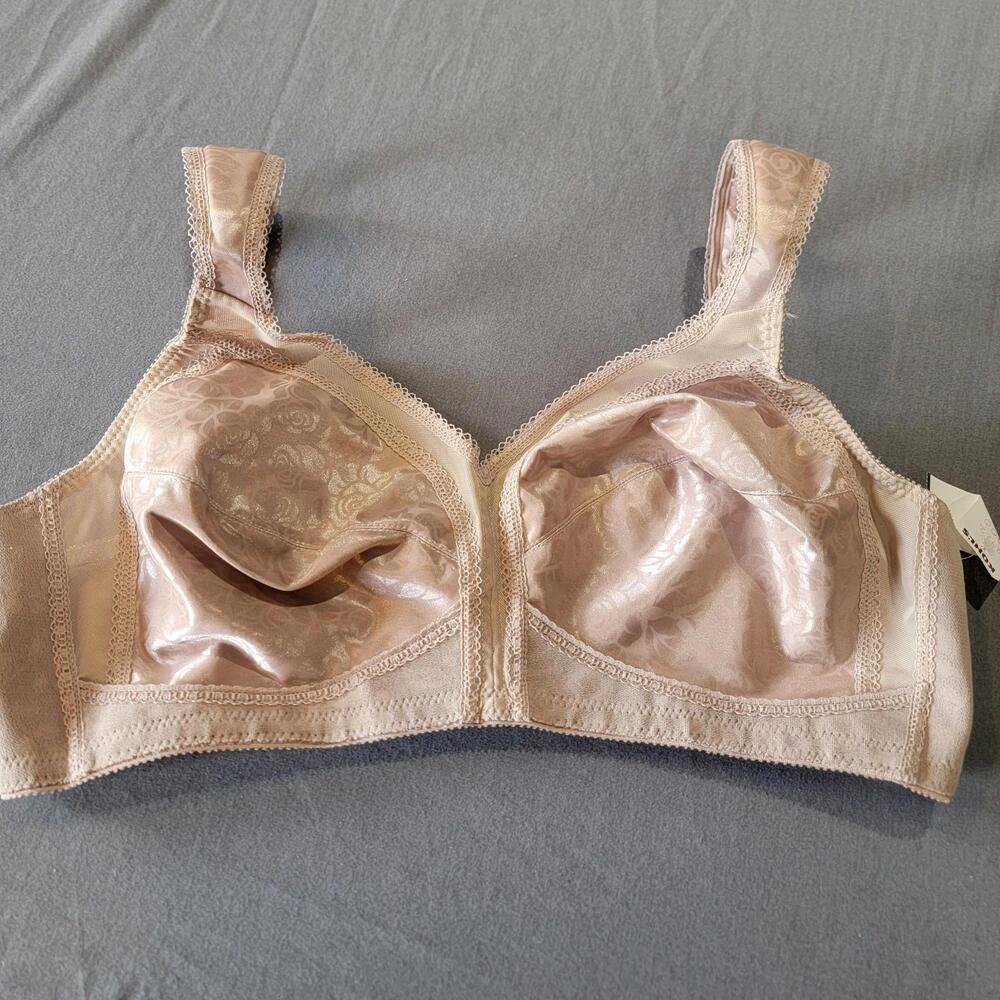 Playtex Secrets Smoothing Bra 44B Beige Style 4693 4-Way Support N.W.T